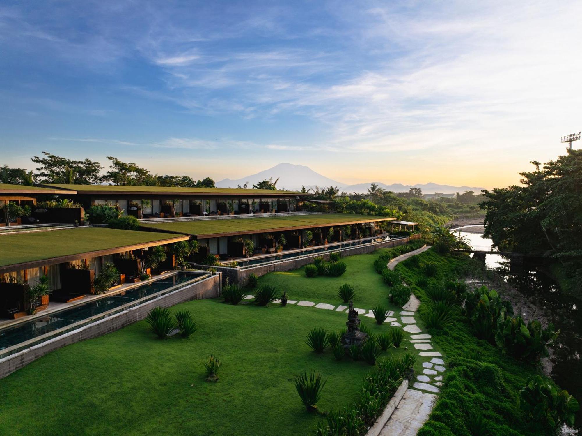 Hotel Komune And Beach Club Bali Керамас Екстер'єр фото